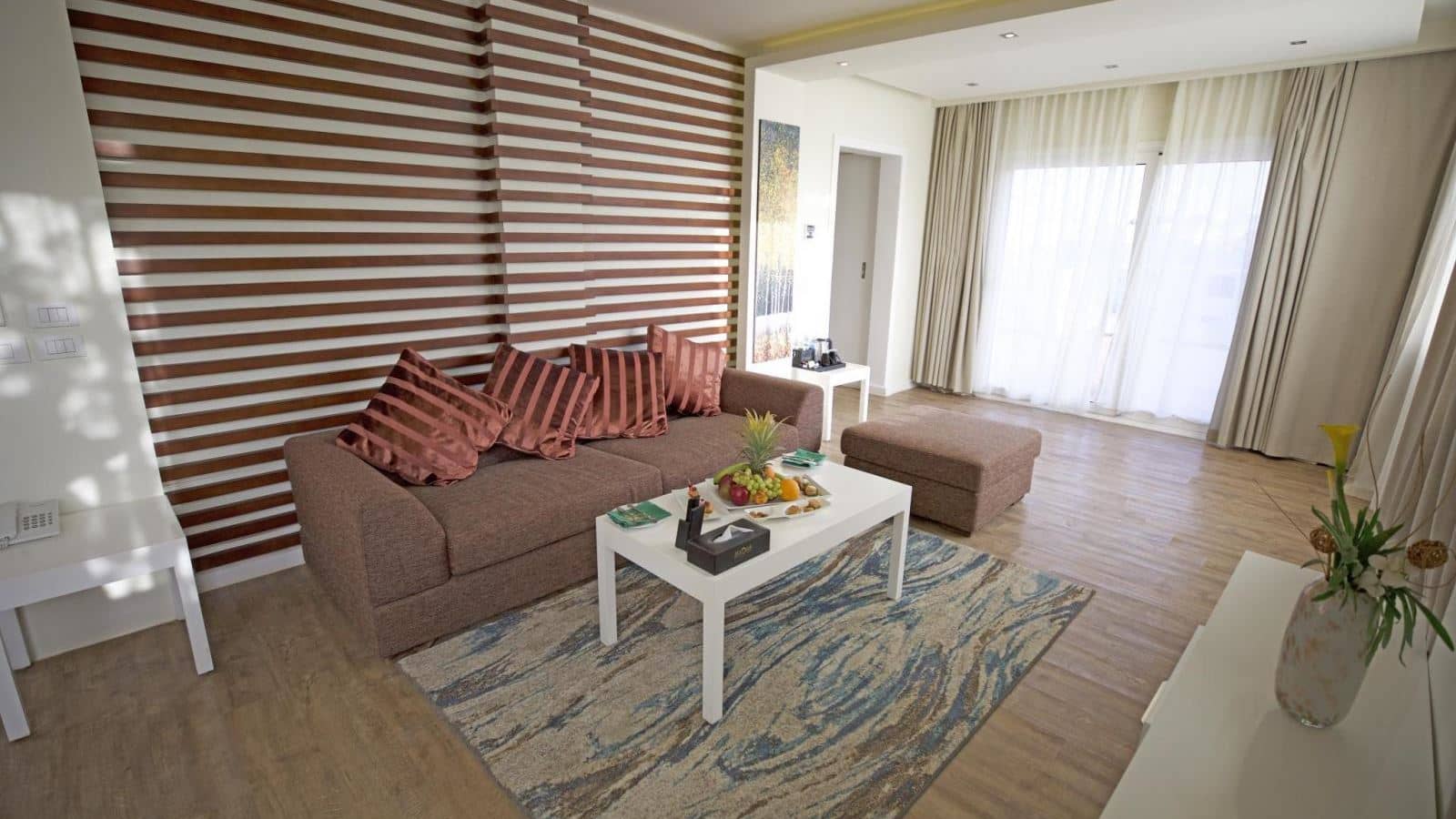 rooms-deluxe-suite