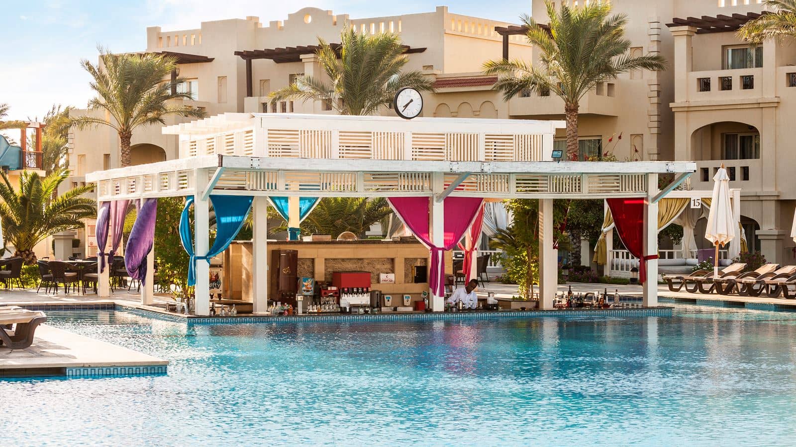 bars-oasis-pool-bar