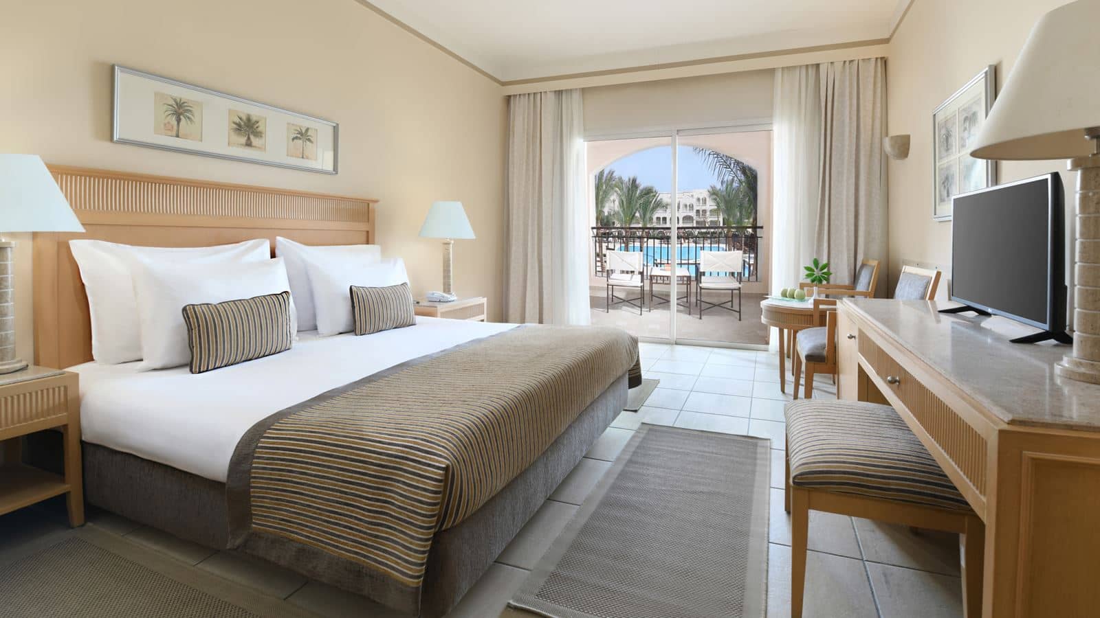 rooms-room-superior-pool-view