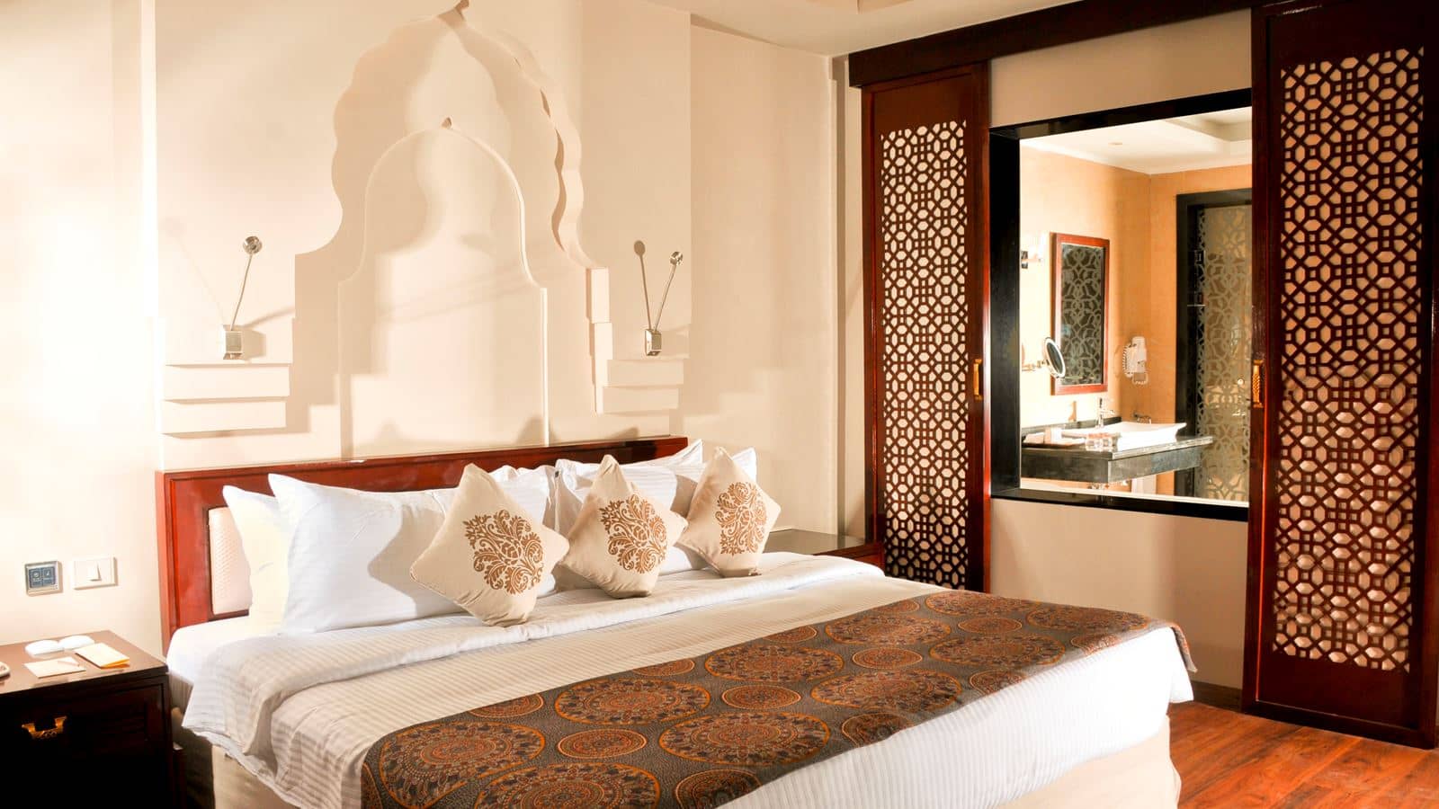 rooms-executive-suite--seapoolgarden-view