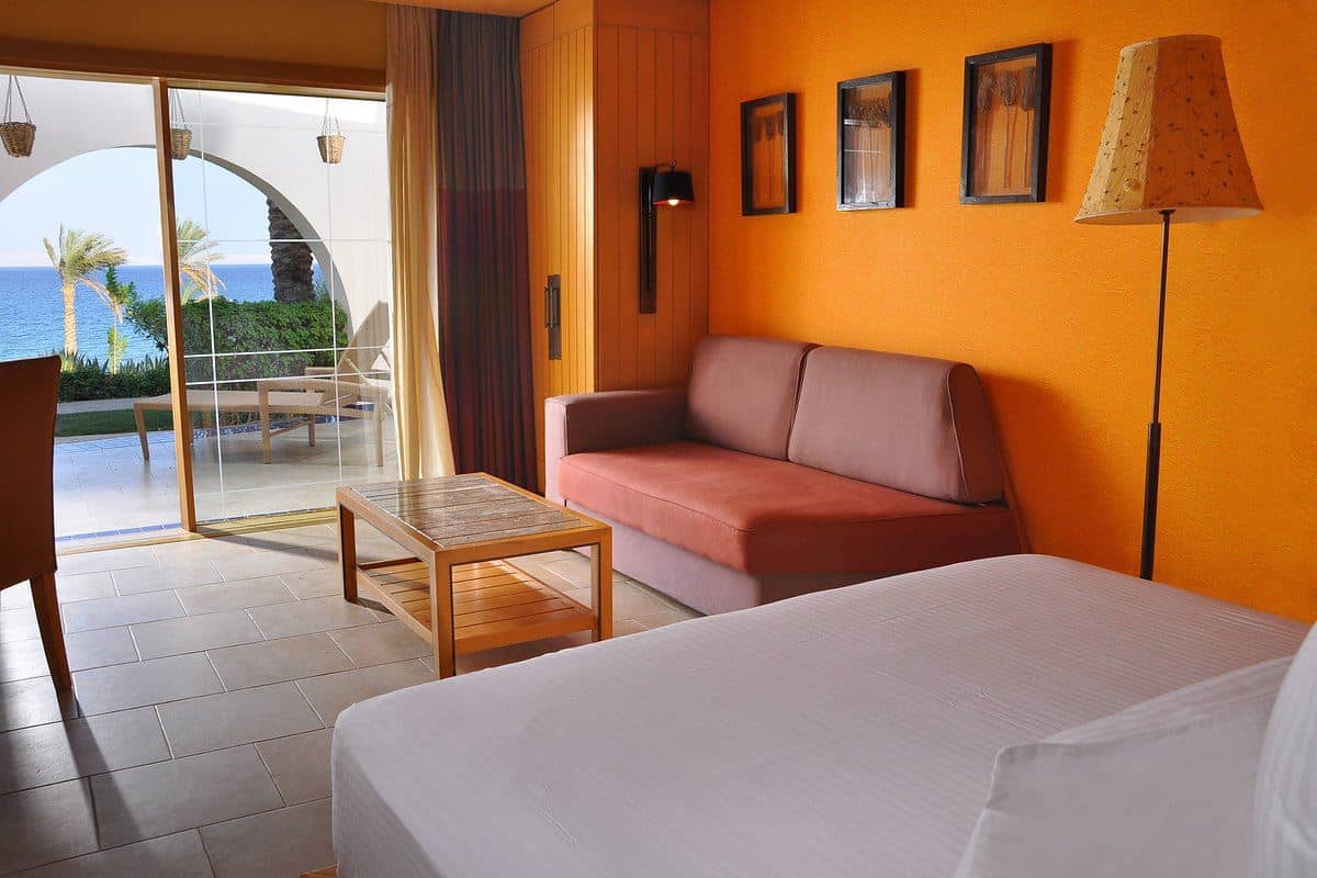 rooms-deluxe-room-sea-front-view