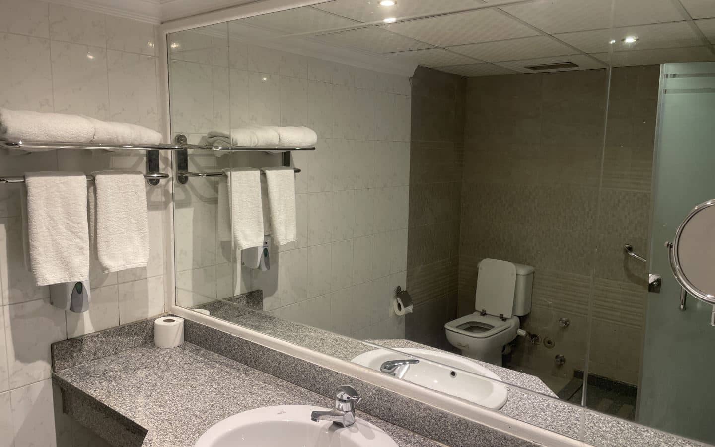 rooms-family-room