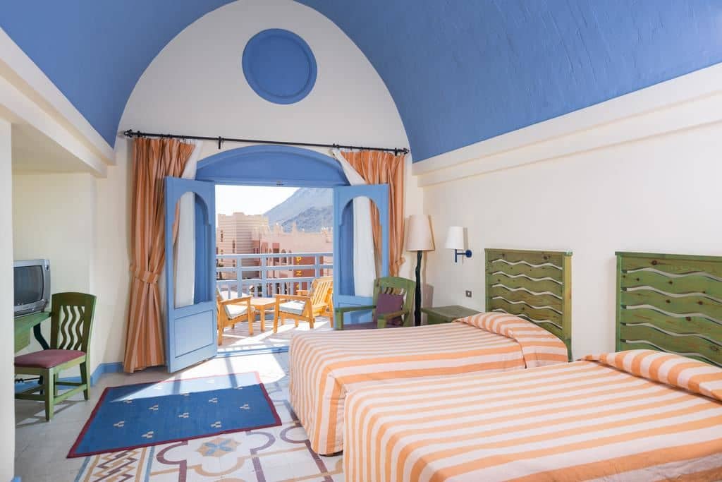 rooms-pool-view-room