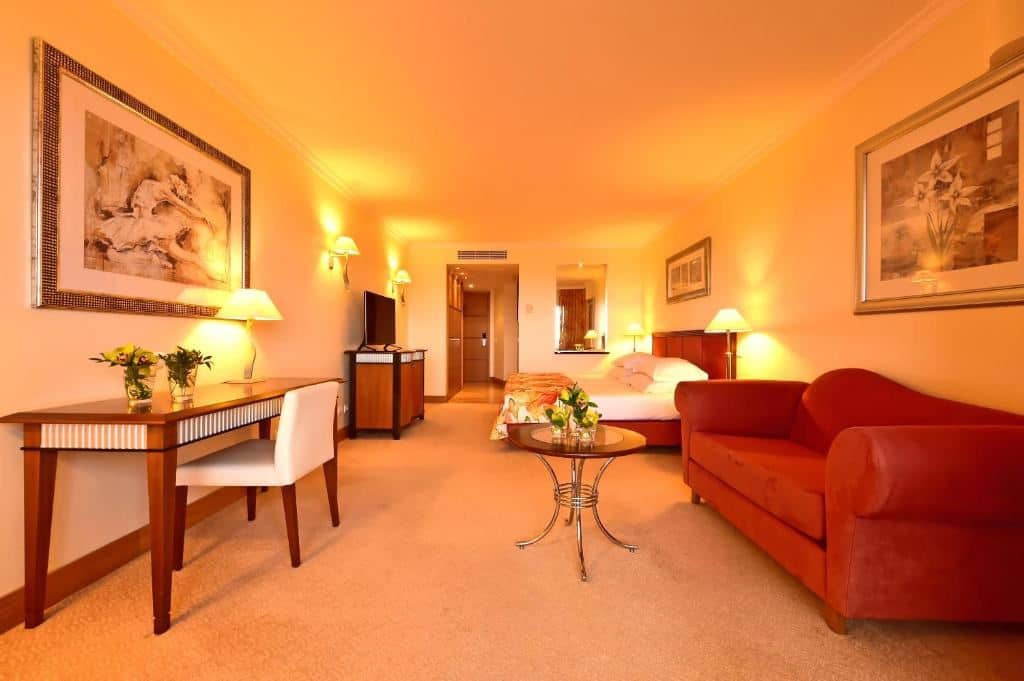 rooms-classic-land-view-single-use