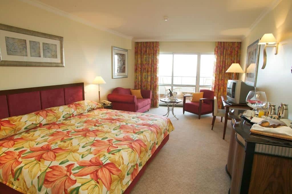 rooms-family-room