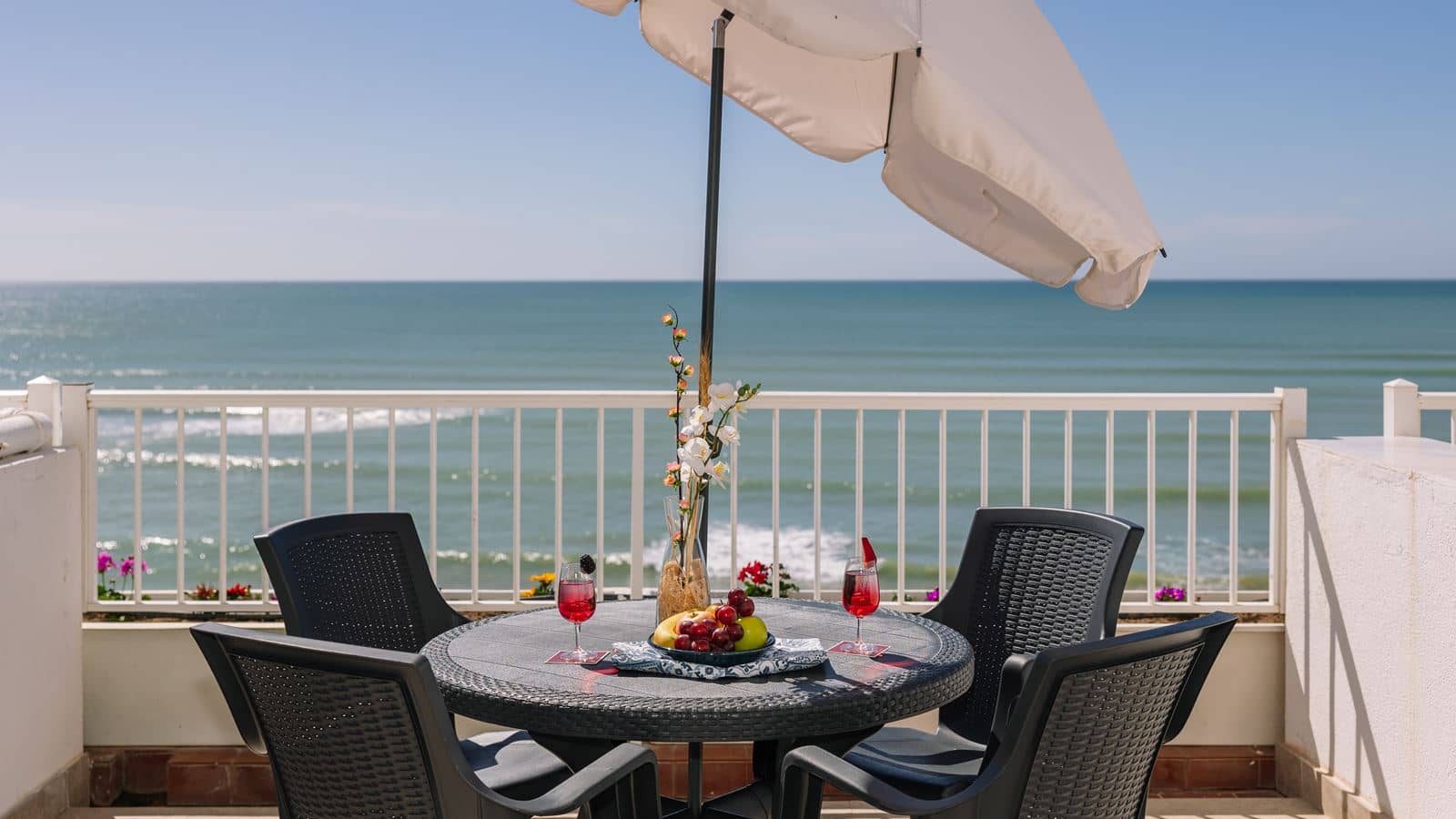 rooms-deluxe-junior-suite-sea-view--tois