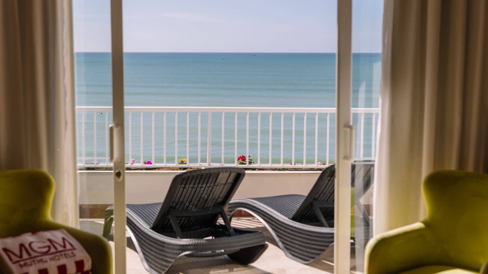 rooms-deluxe-junior-suite-sea-view--tois
