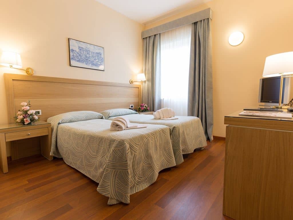 rooms-classic-room