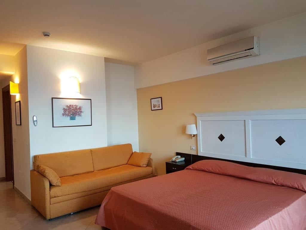 rooms-balcony-room-34-pax