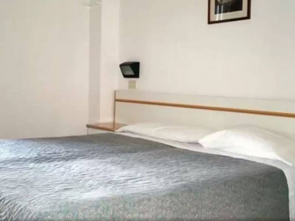 rooms-standard-room