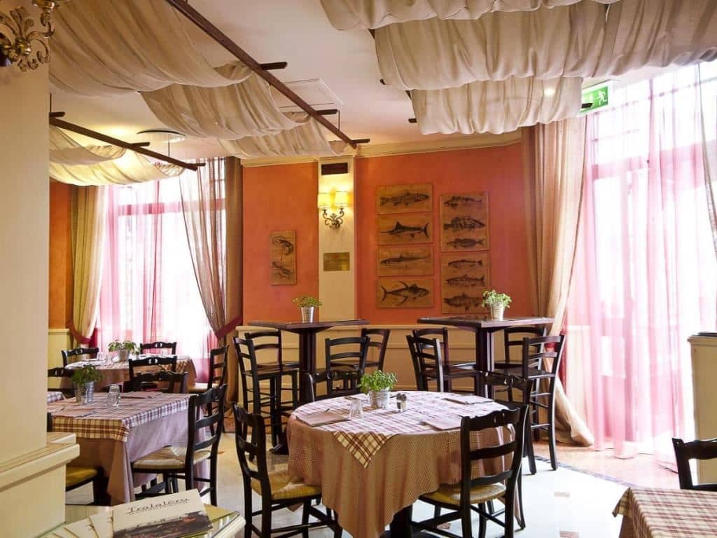 restaurants-restaurant