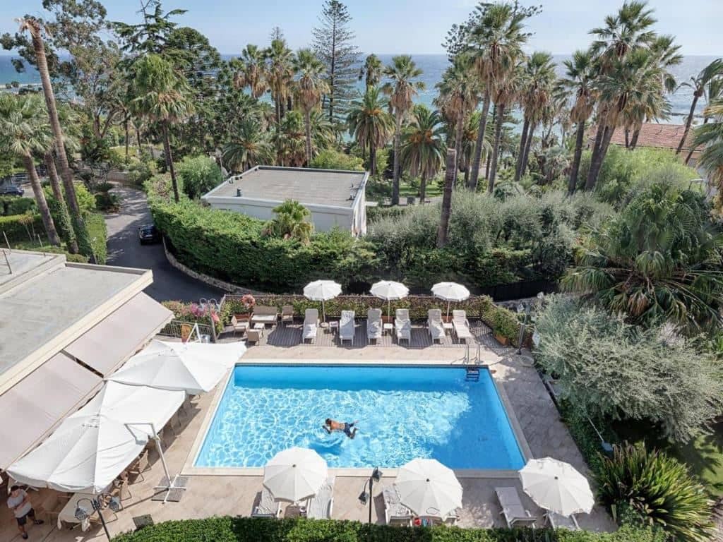 pools-outdoor-pool