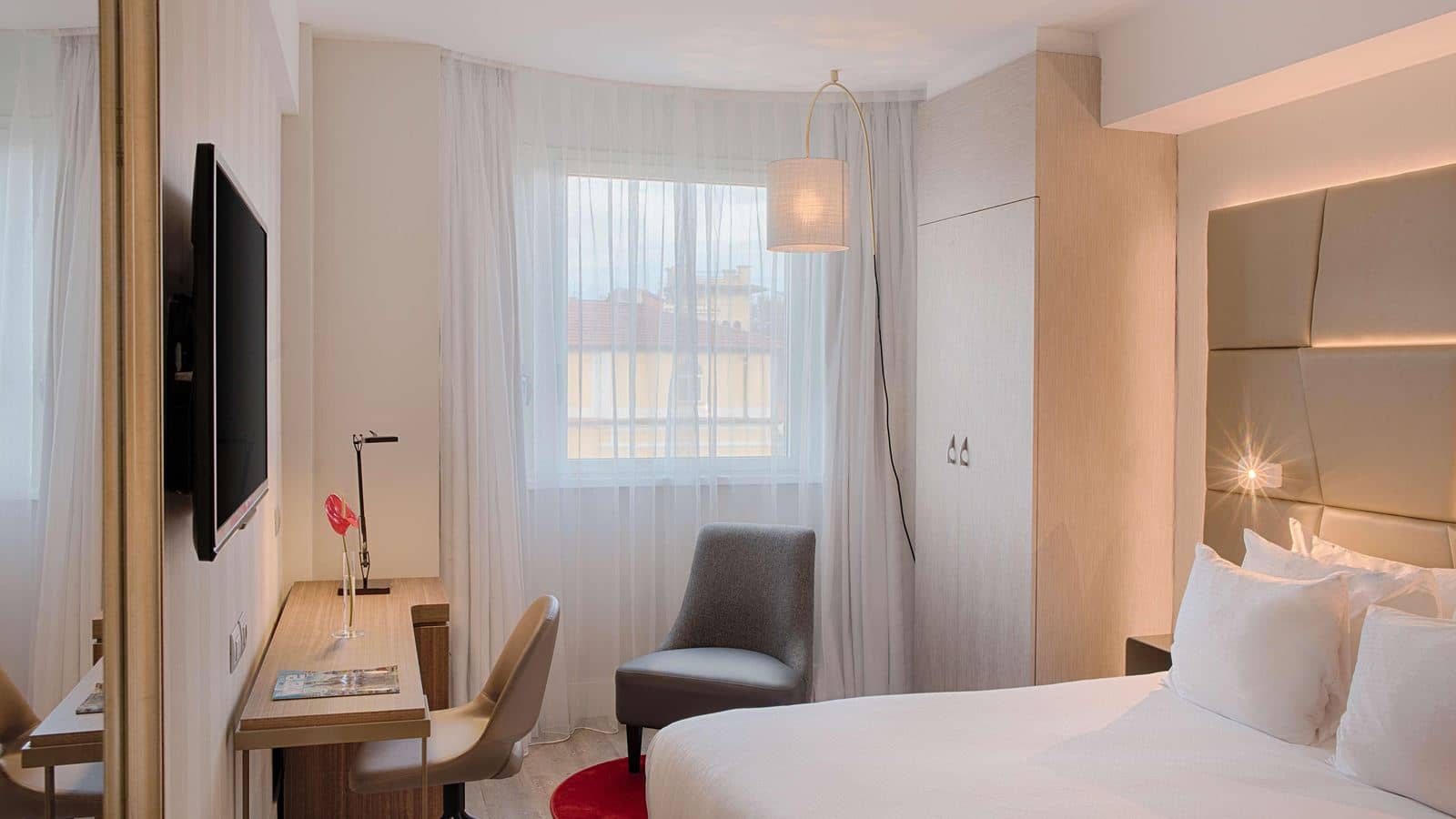 rooms-double-superior-with-views