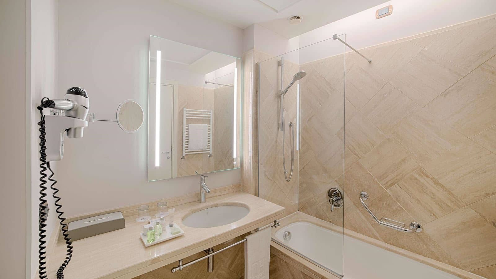 rooms-suite-standard