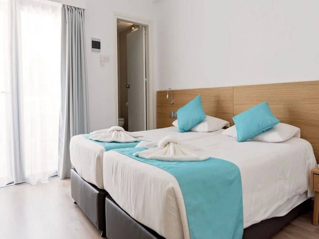 rooms-standard-room