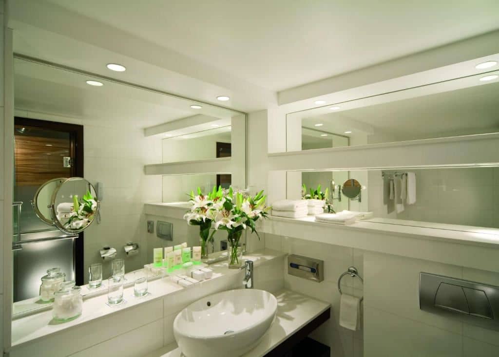 rooms-2-connectingrooms-superior-familyroom-seaview-balcony