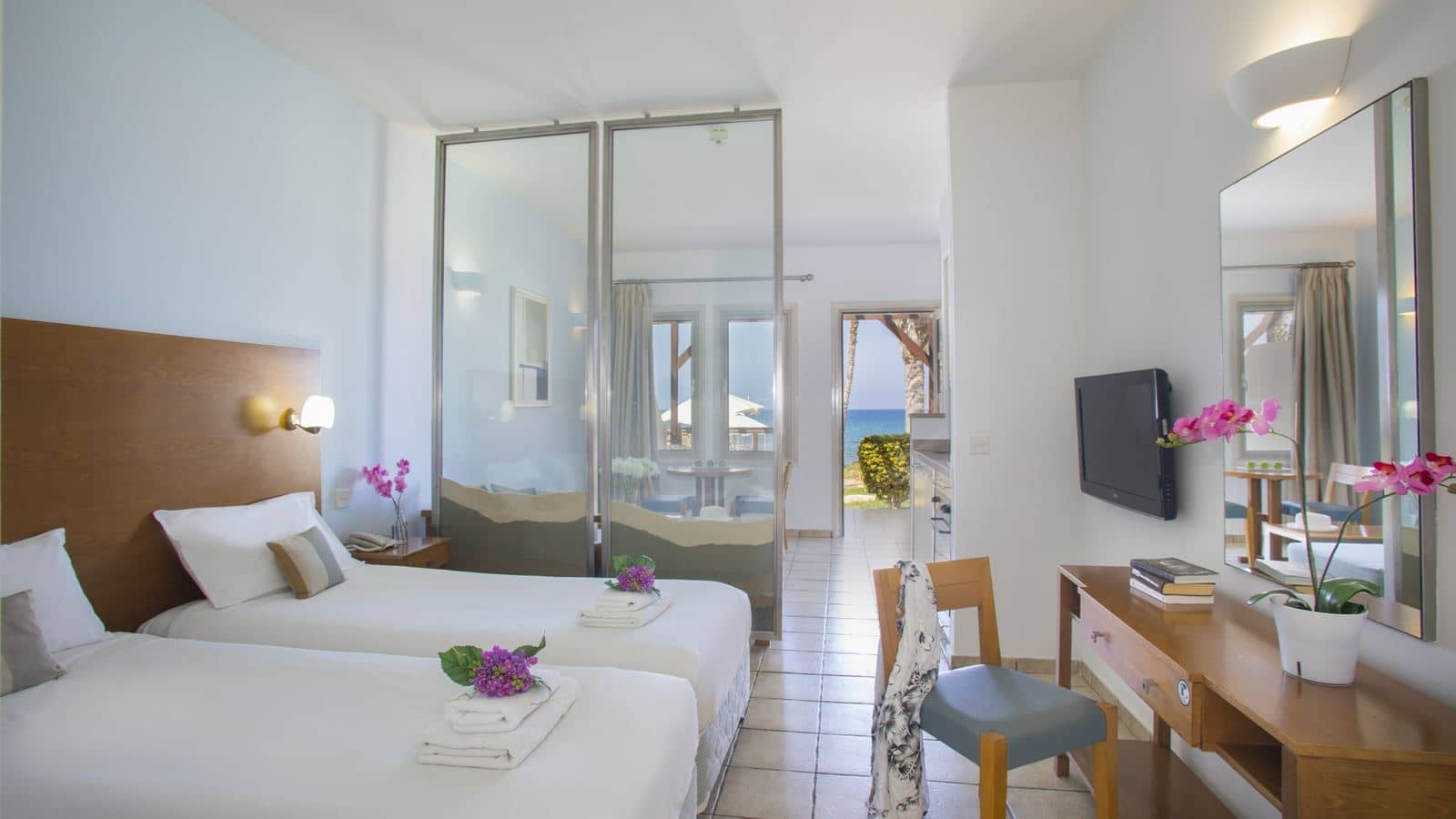 rooms-standard-studio-seaview-balcony-or-terrace