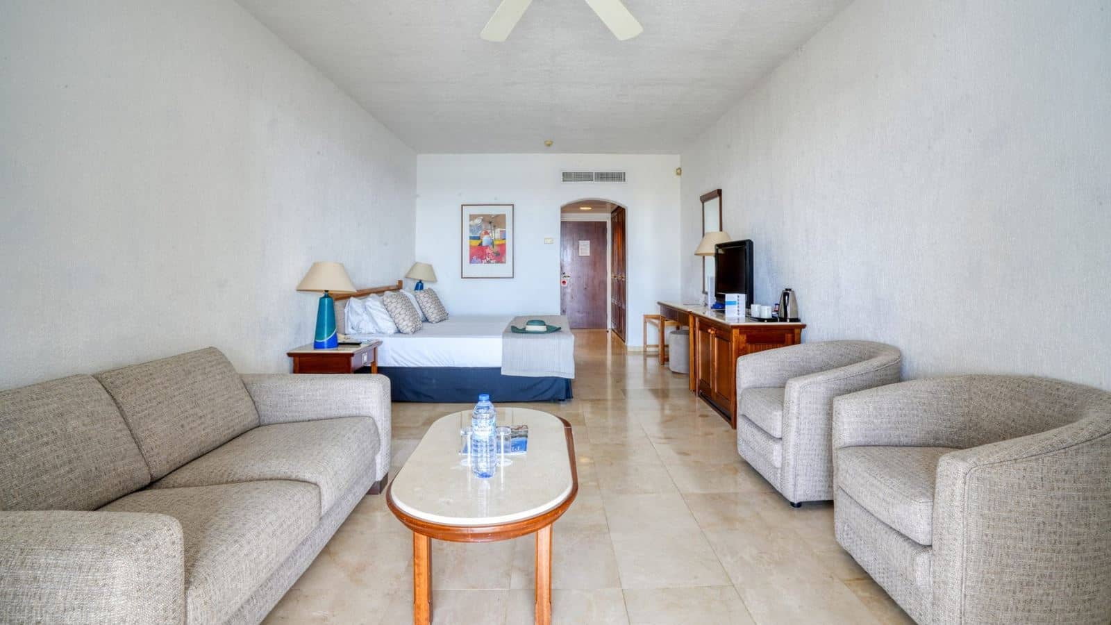 rooms-superior-studio-seaview-balcony