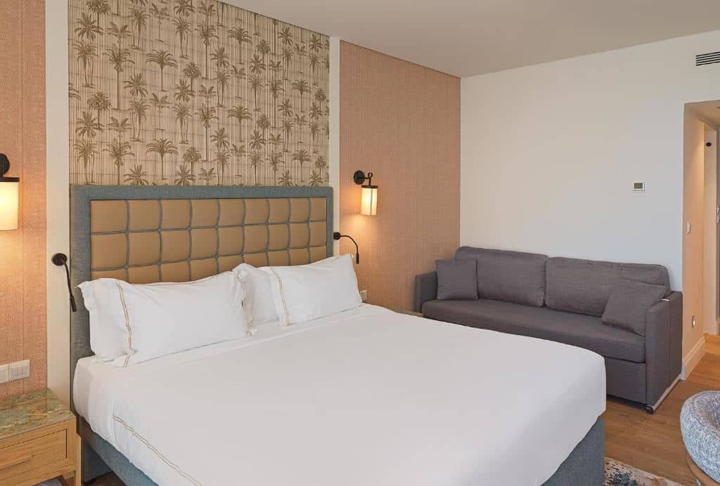 rooms-deluxe-family-room-sea-view