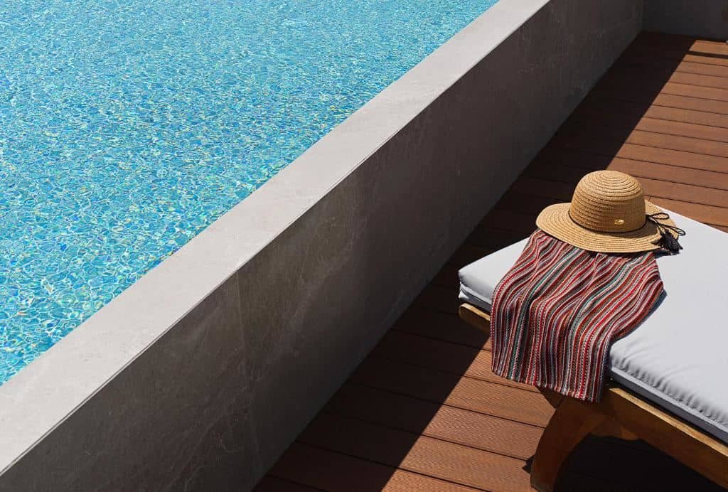 rooms-room--swim-up