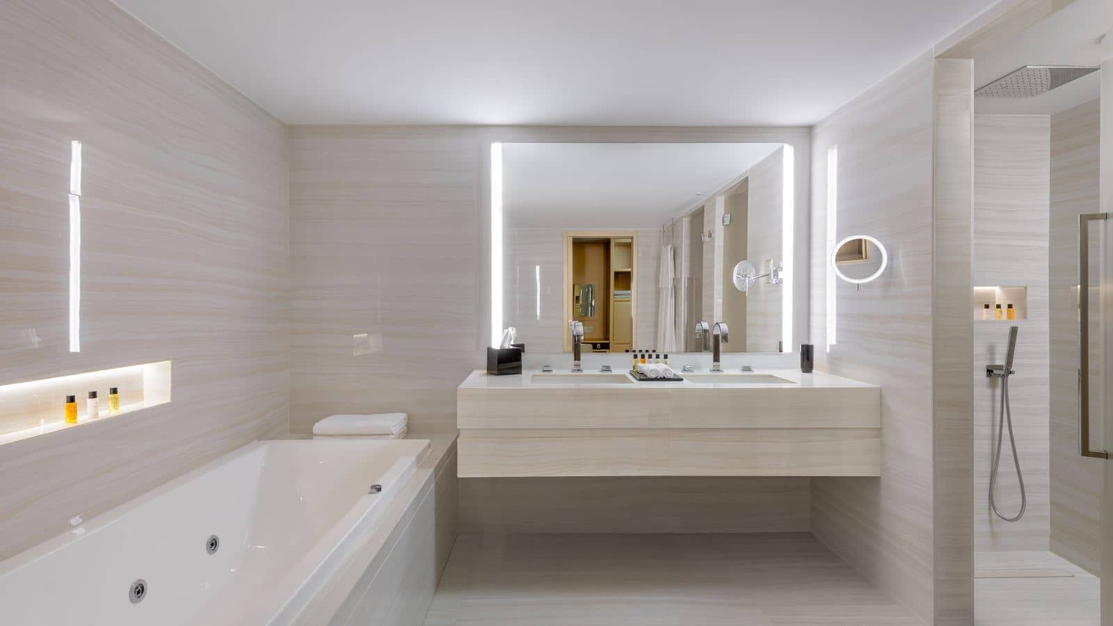rooms-prestige-suite-swimuppoolterrace