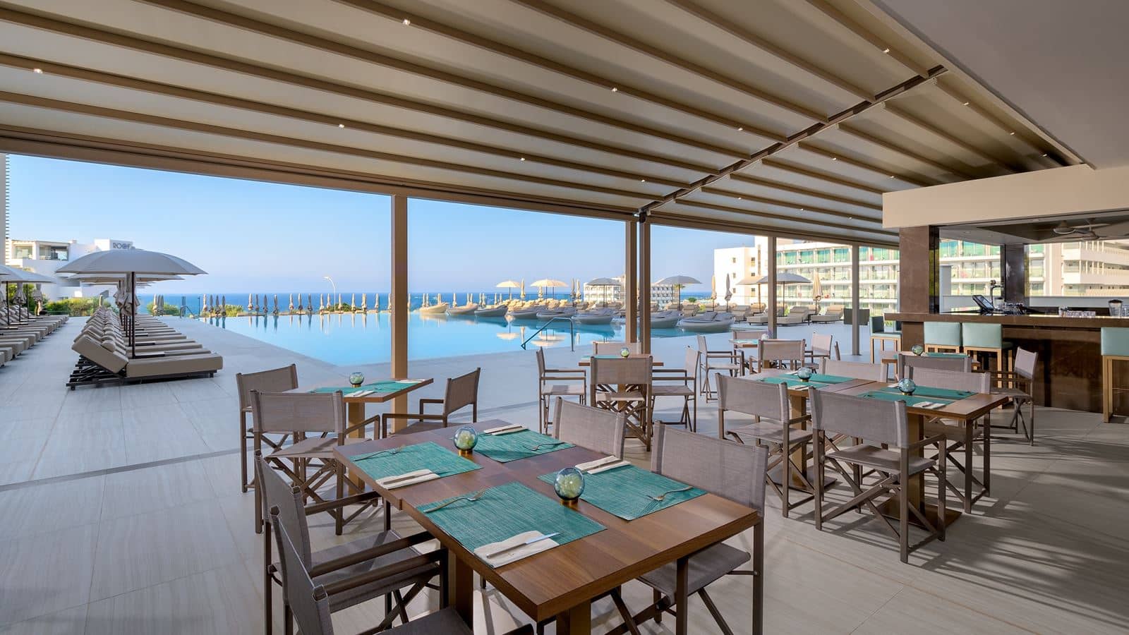 restaurants-azure-47-pool-restaurant--bar