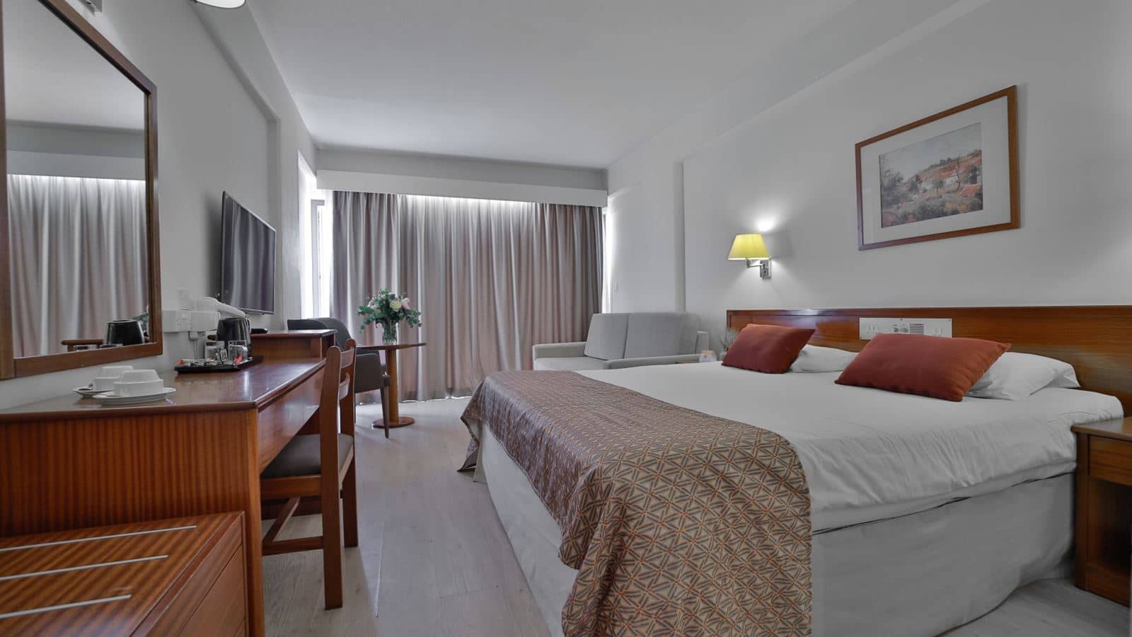 rooms-twin-superior-room-gardenpool-view-balcony