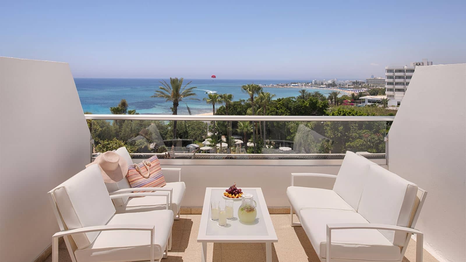 rooms-standard-studio-seaview-balcony