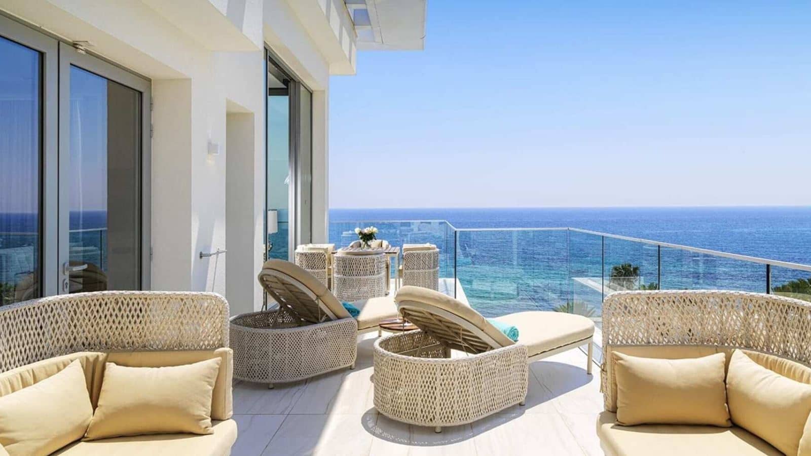 rooms-executive-suite-sea-view