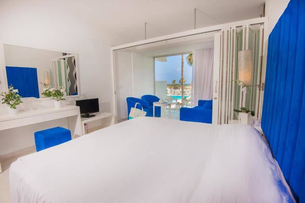 rooms-superior-room-gardenview-balcony-or-terrace