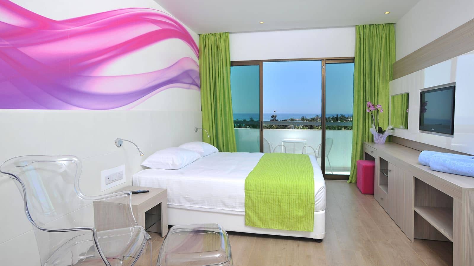 rooms-standard-room-lateralseaview-balcony-or-terrace