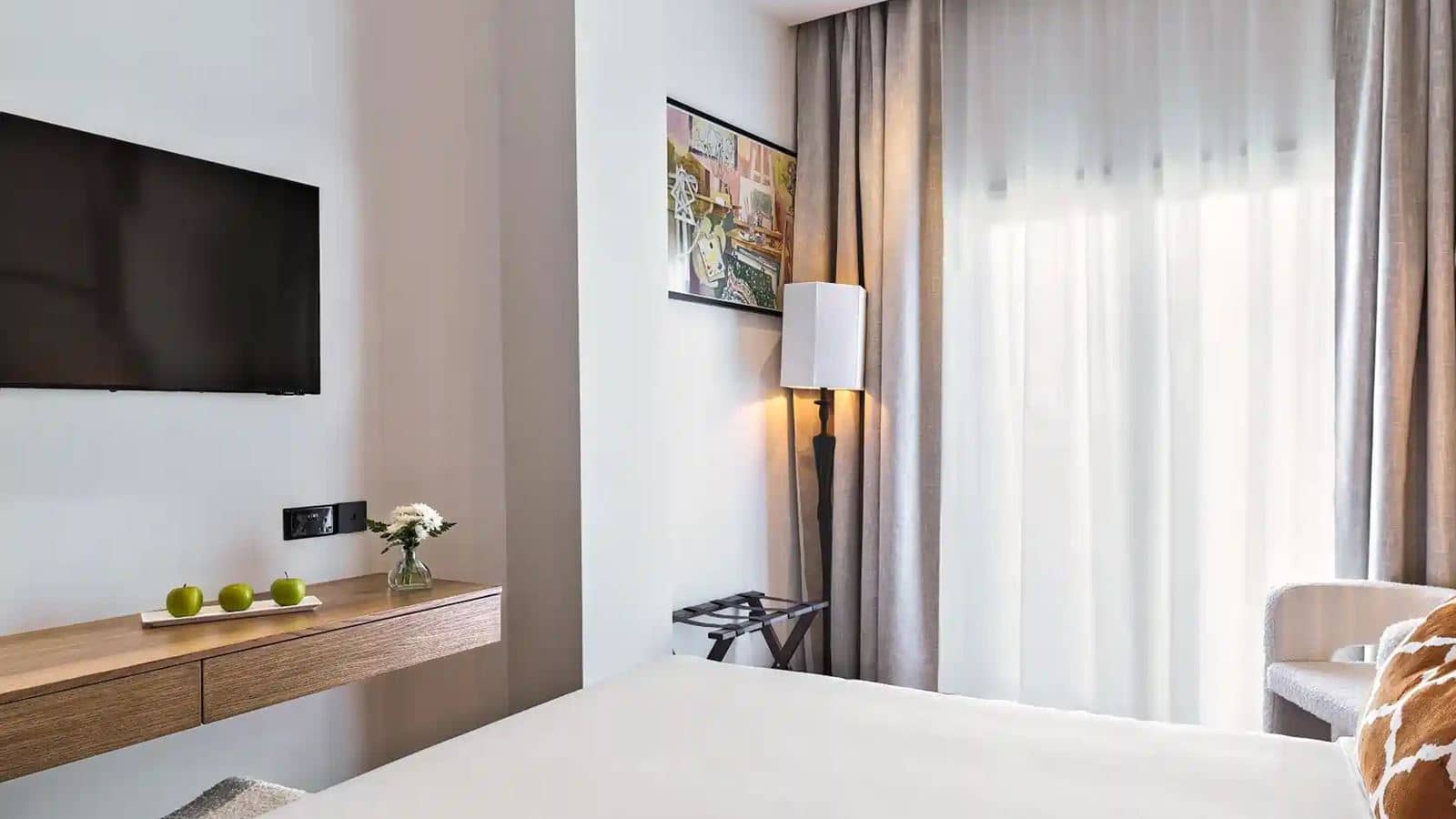 rooms-executive-room-balcony