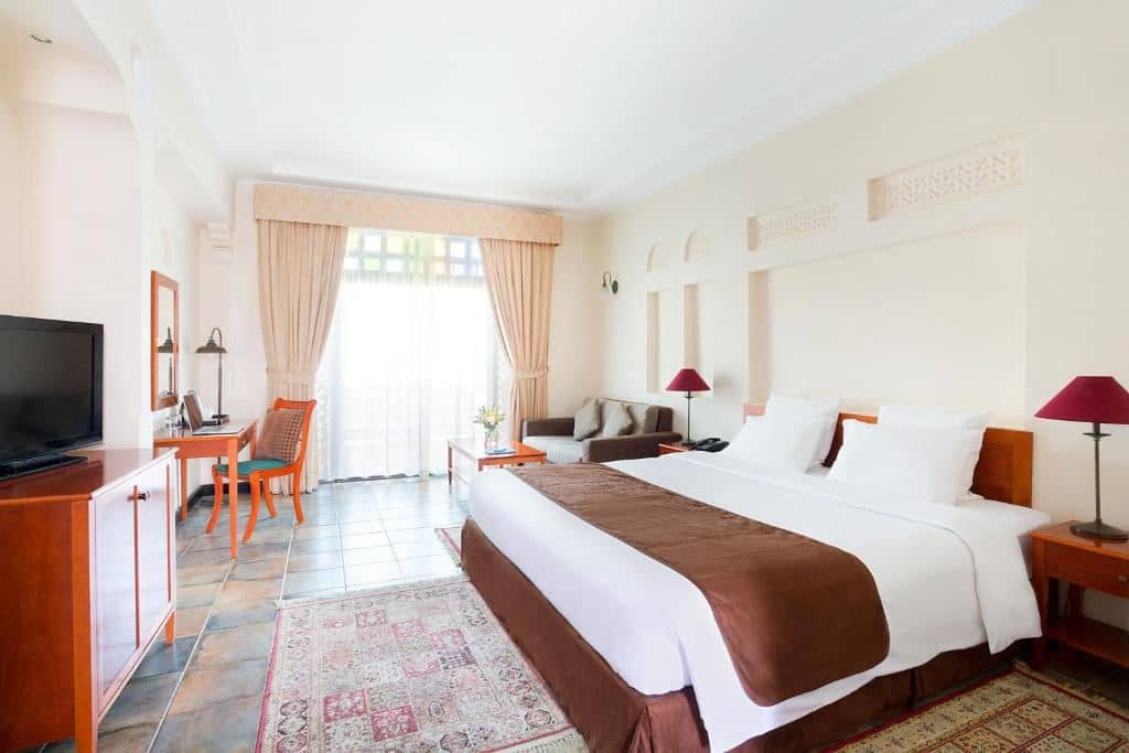 rooms-superior-room