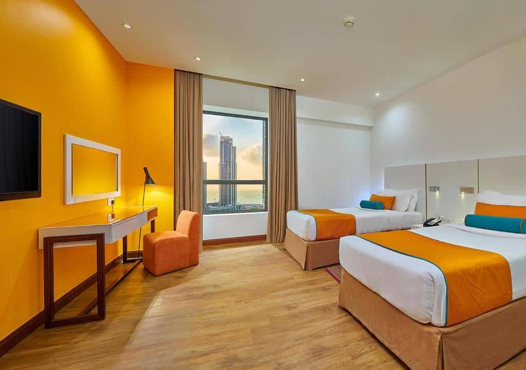 rooms-2bedroom-suite-balcony-partial-sea-view