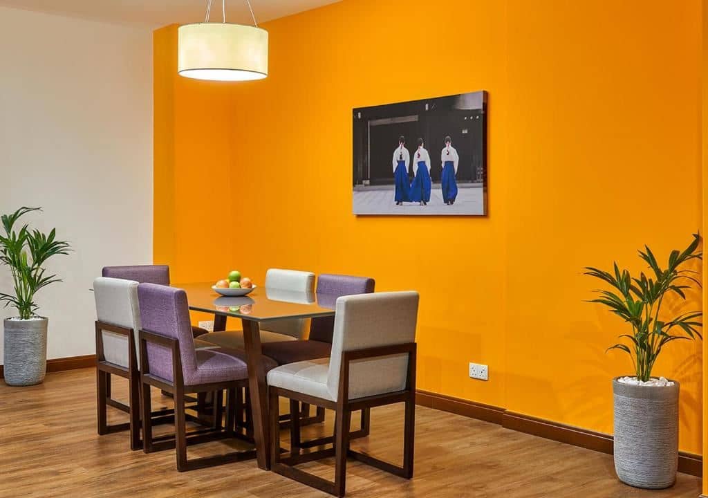 rooms-2bedroom-suite-balcony-partial-sea-view