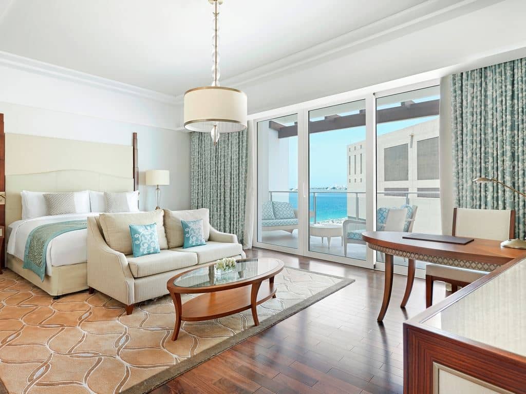 rooms-king-superior-partial-view-room