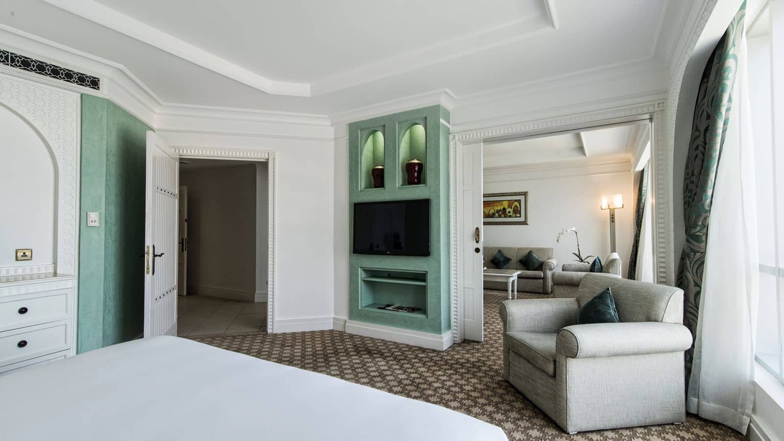 rooms-club-suite