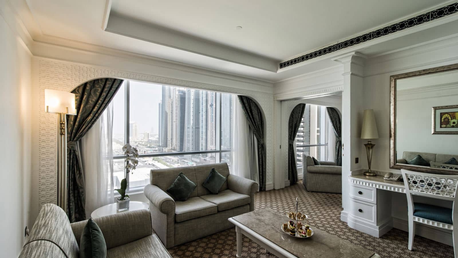 rooms-club-suite
