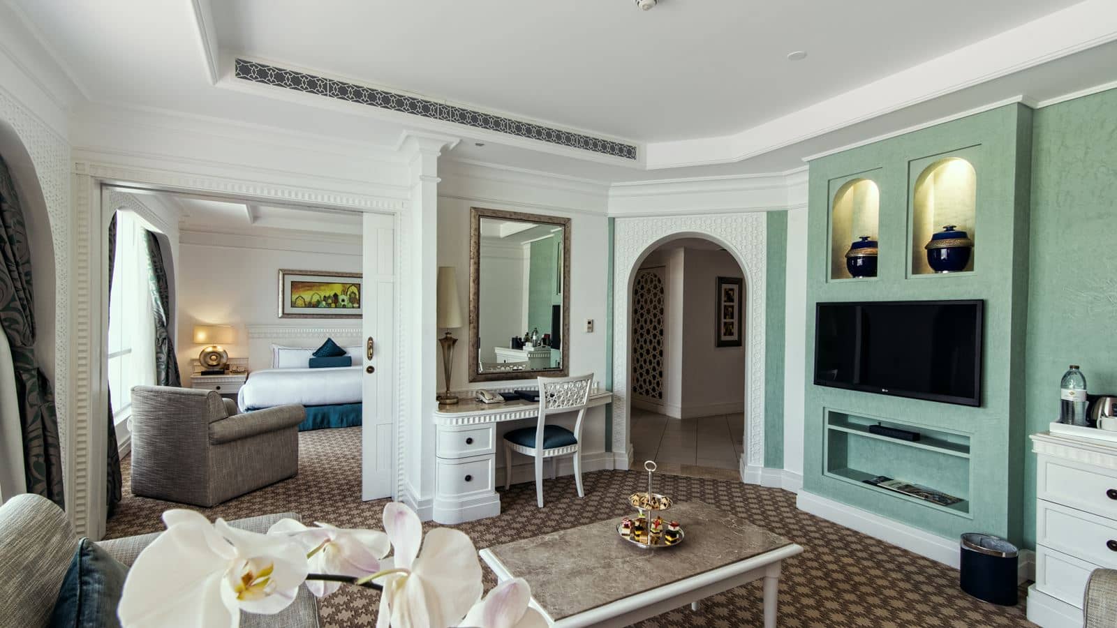 rooms-club-suite