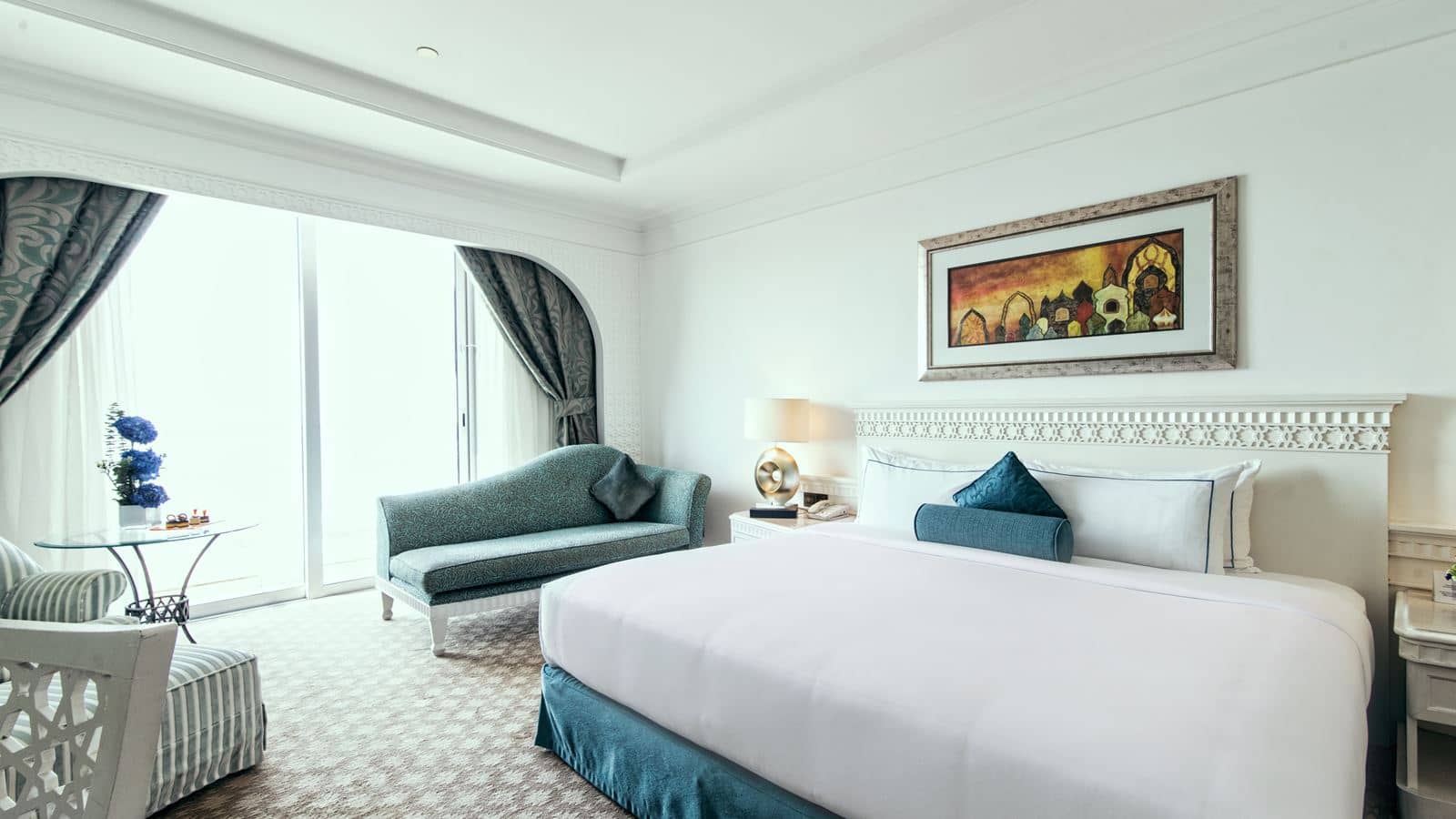 rooms-tower-room-partial-sea-view