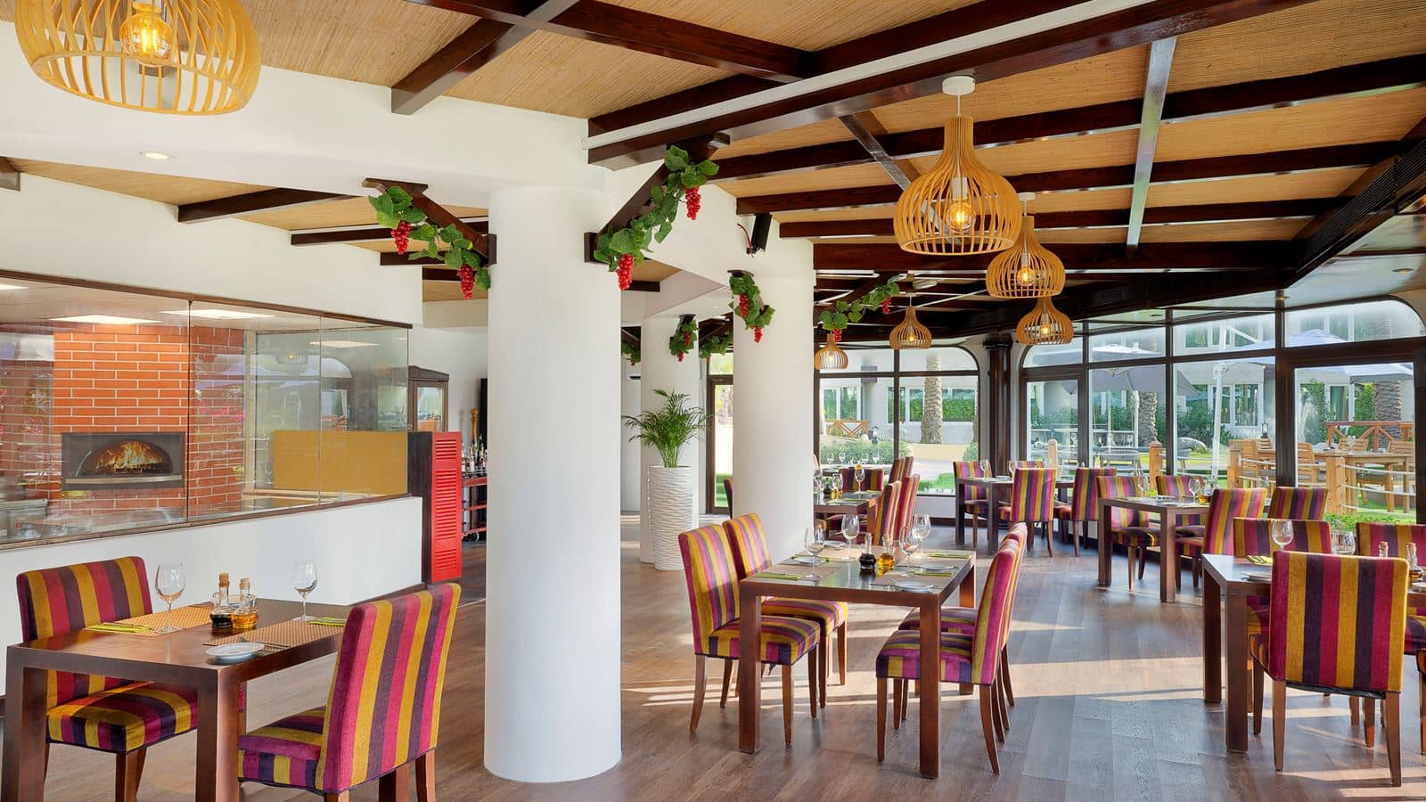restaurants-lucianos-italian-restaurant