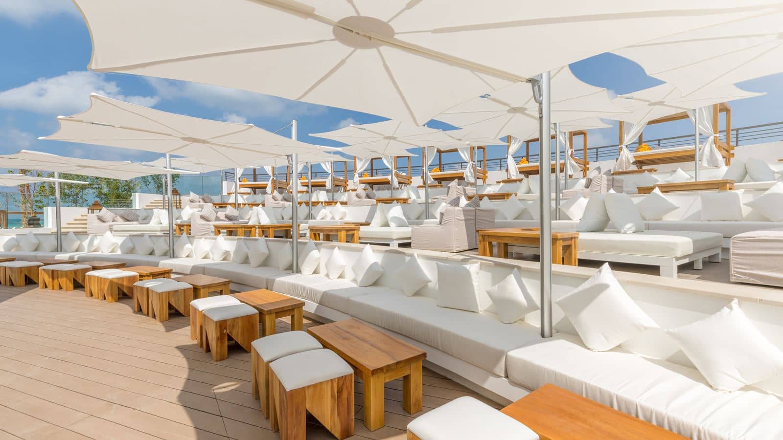 bars-beach-club