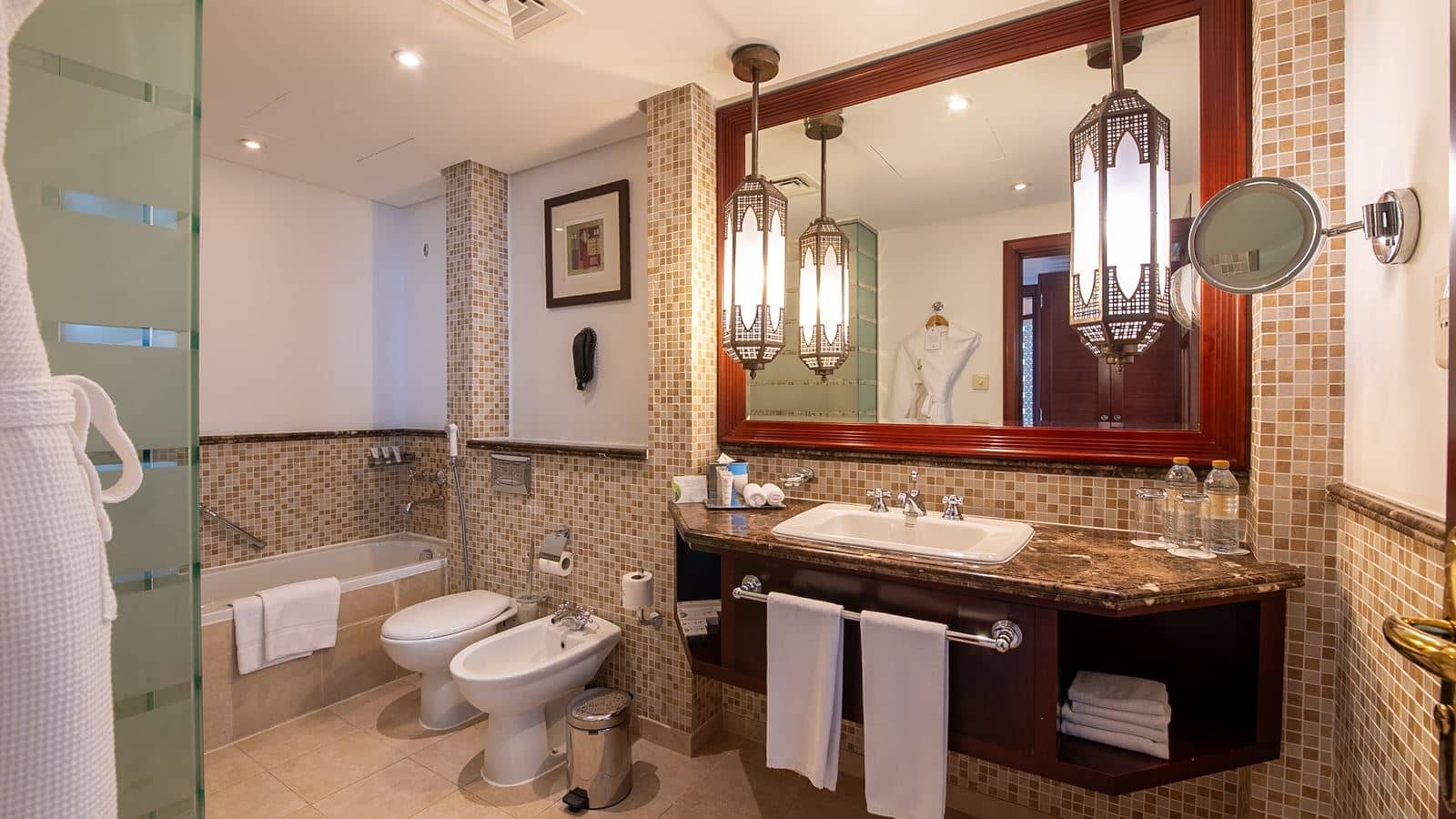 rooms-deluxe-suite