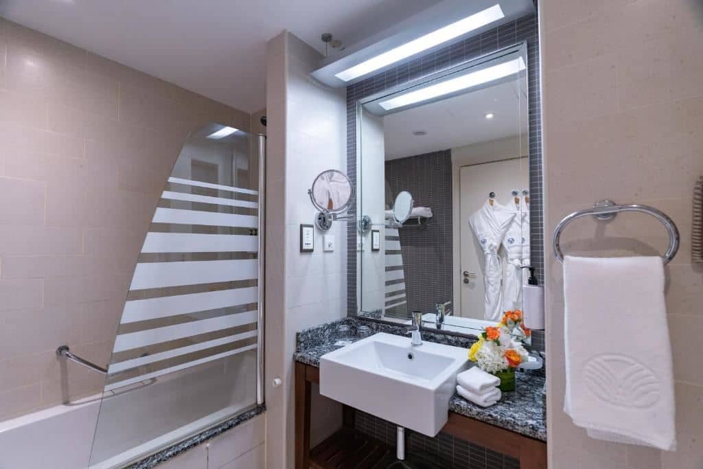 rooms-sea-view-family-interconnecting-room-with-balcony