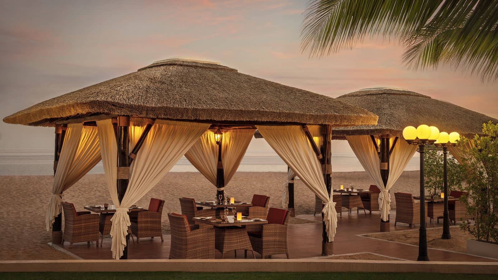 restaurants-waves-beach-restaurant