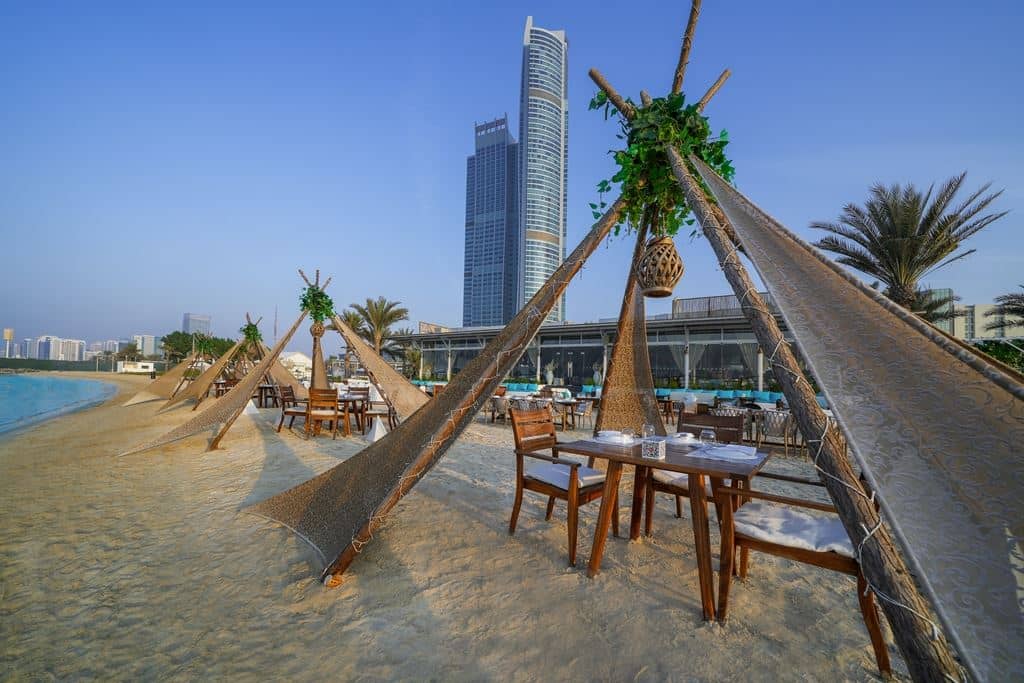 restaurants-west-bay-lounge