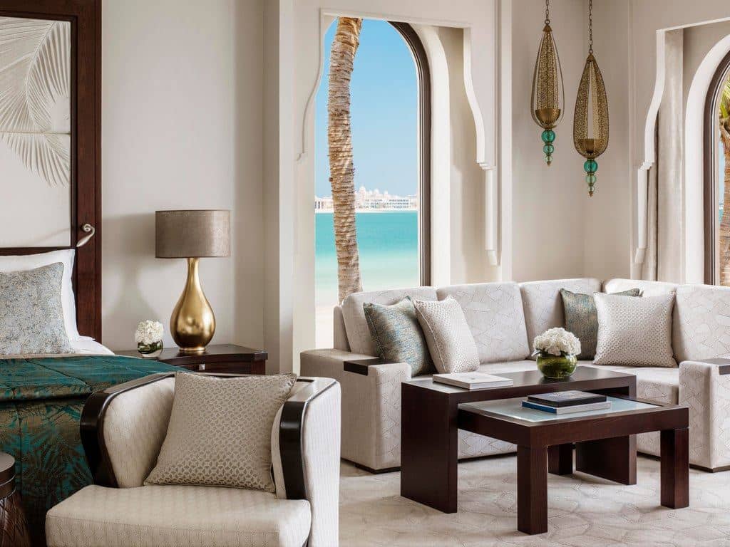 rooms-palm-beach-junior-suite-with-a-pool