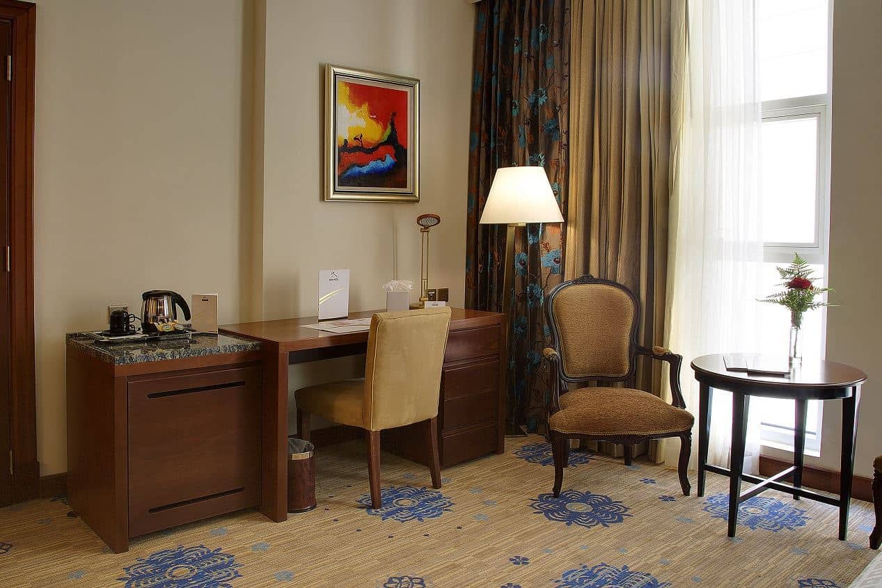 rooms-deluxe-room