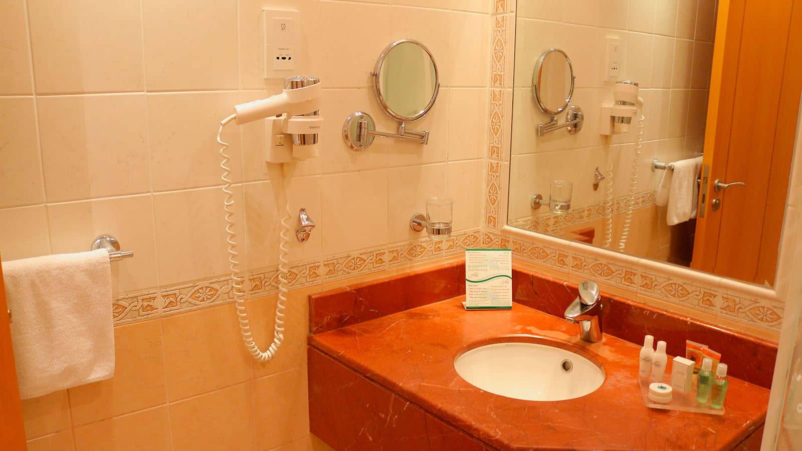 rooms-standard-room