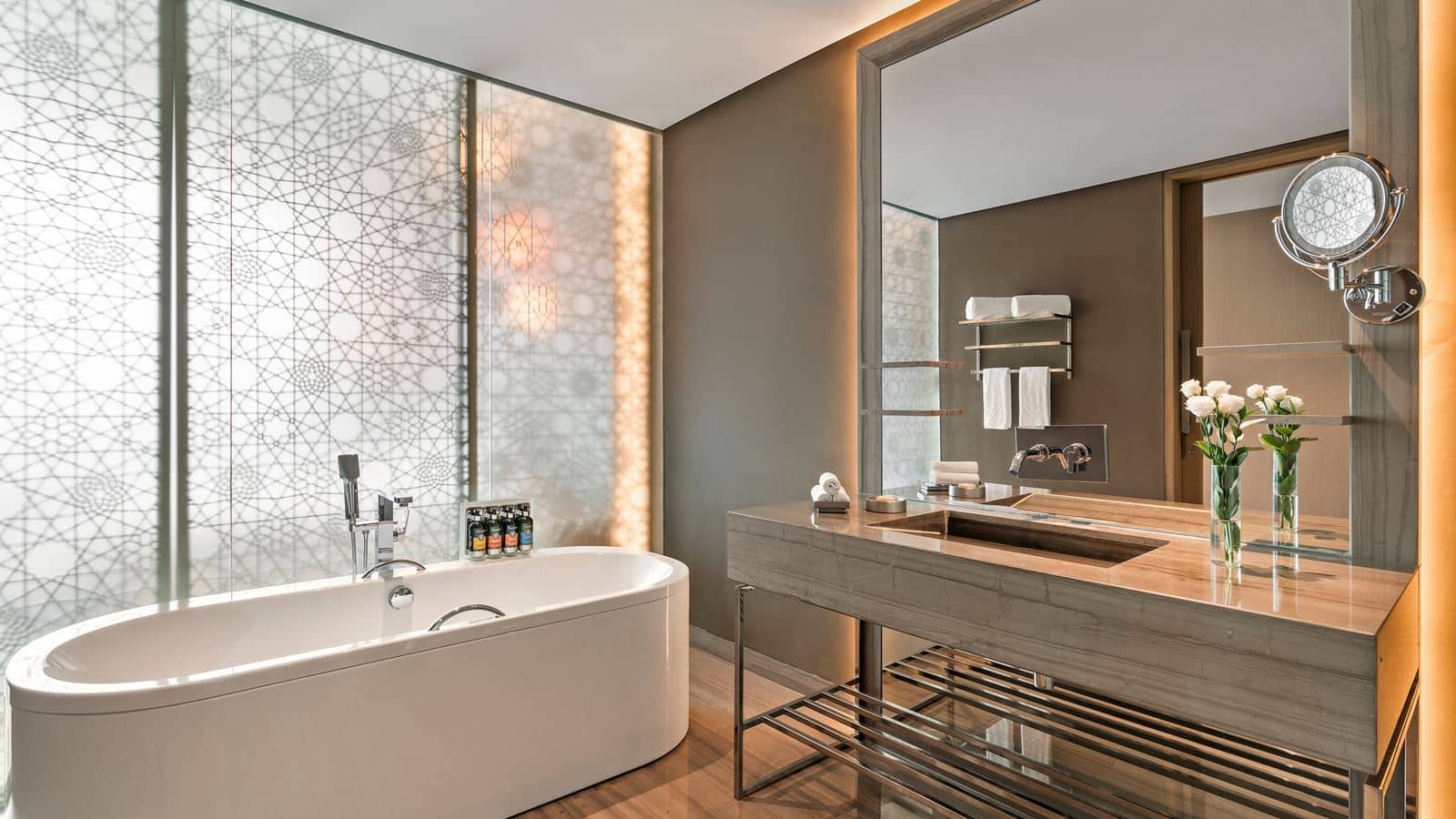 rooms-deluxe-room